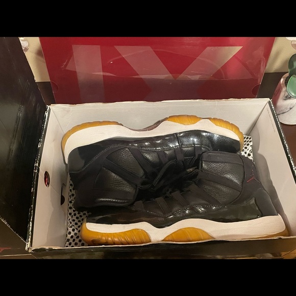 Jordan 11 Retro 72-10 (2015) Size 12 - Picture 10 of 10